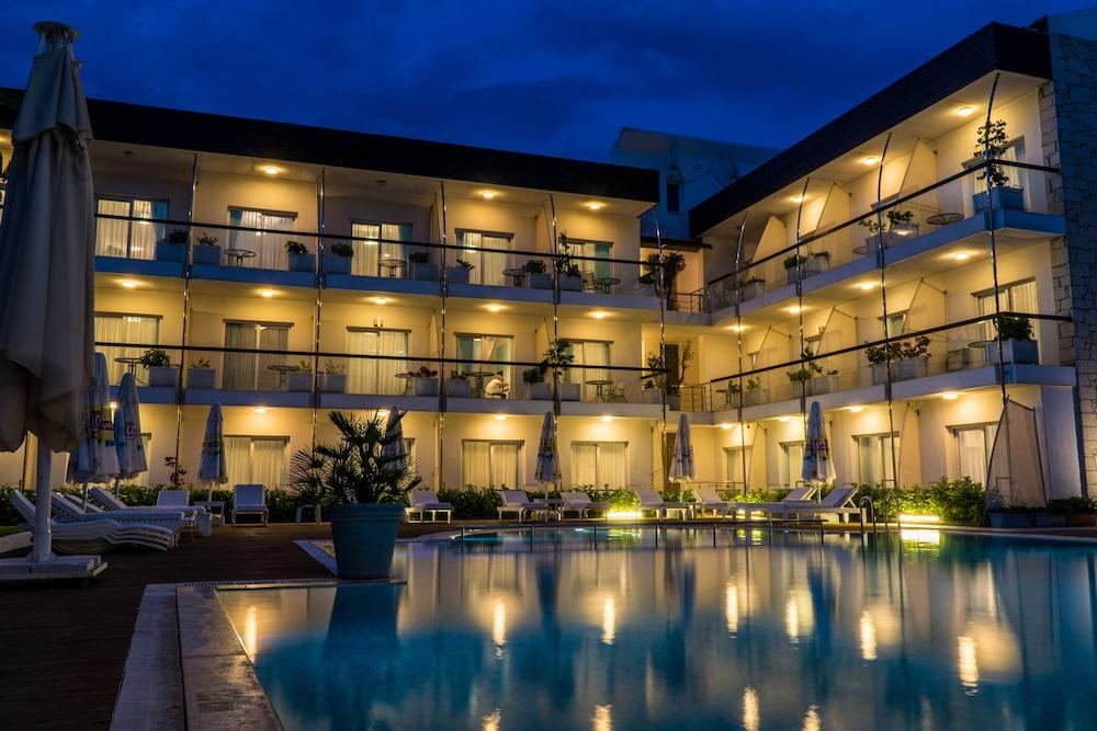 Otel Yeni Çeşme 외부 사진