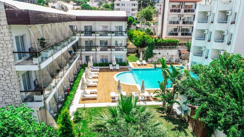 Otel Yeni Çeşme 외부 사진